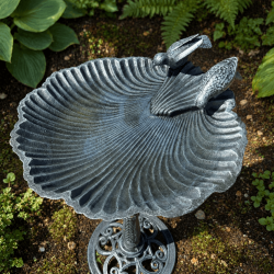 Grand bain d’oiseaux sur pied en fonte – Vasque coquillage 48 cm