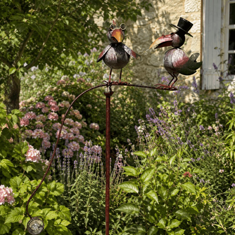 Balancierendes Garten-Mobile mit zwei Metallkrähen 168 cm