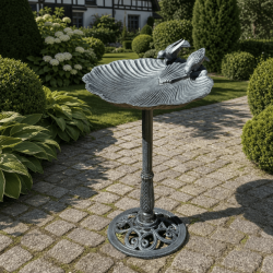 Großes Vogelfutterschale aus Gusseisen in Muschelform, 48 cm