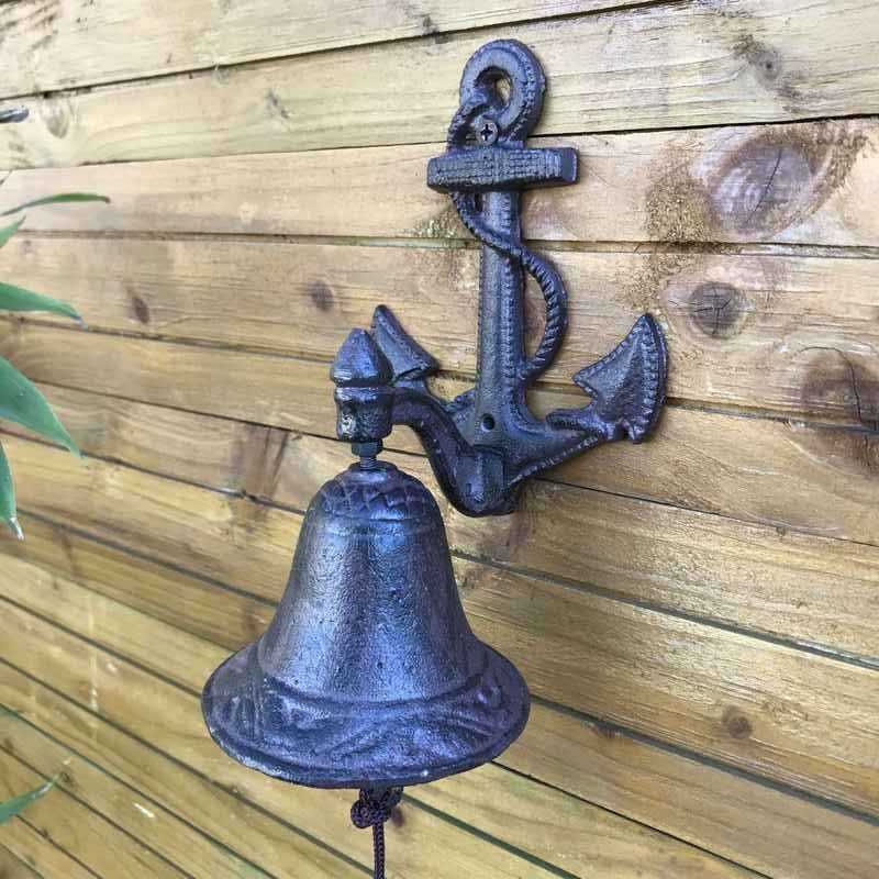 Gusseisen-Glocke für Gartentür und Tor mit maritimem Anker-Motiv, Seitenansicht
