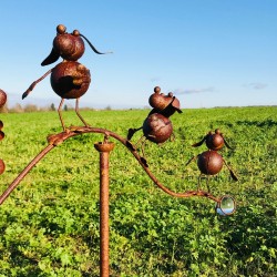 Dekorativer Gartenstecker, Eisenschaukel mit Hundemotiven