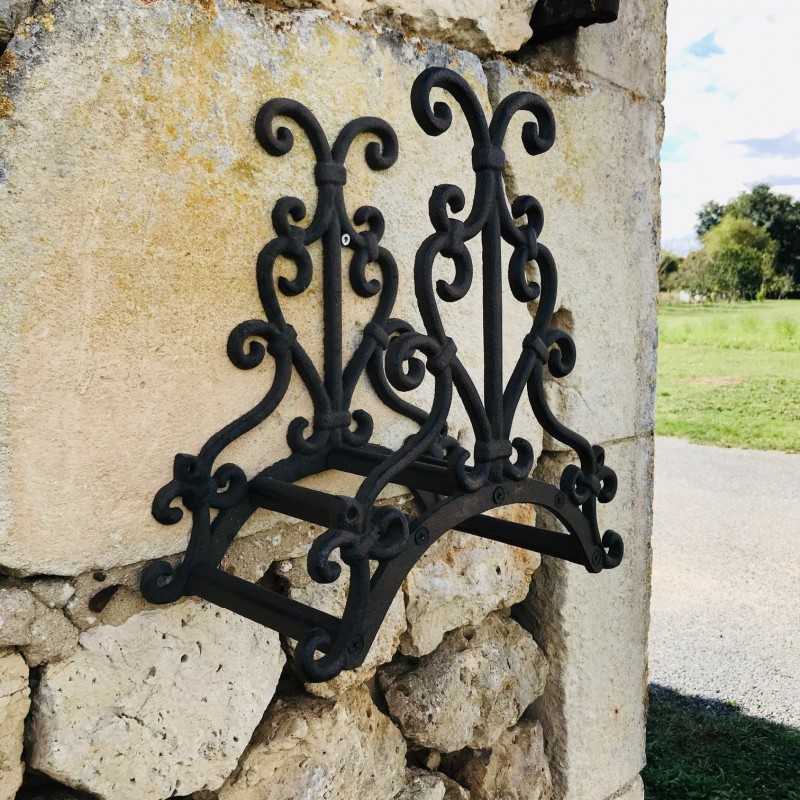Wandhalterung für Gartenschläuche aus braunem Gusseisen, Höhe 30 cm