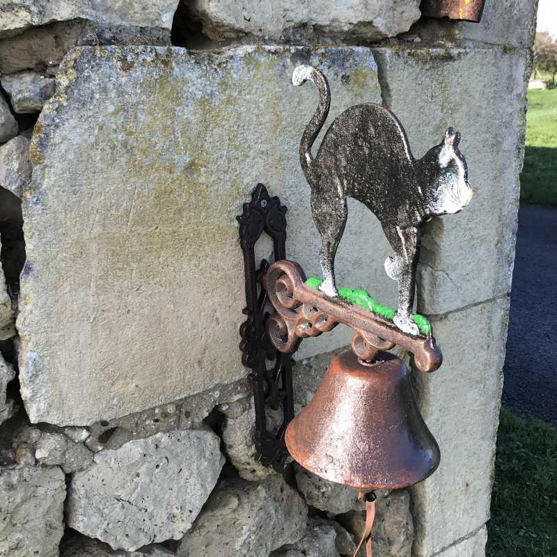 Große Gusseisen-Glocke für die Tür H 45 cm Motiv Schwarze Katze
