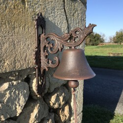 Große Gusseisen-Glocke für die Tür H 34 cm mit Arabesken-Motiv
