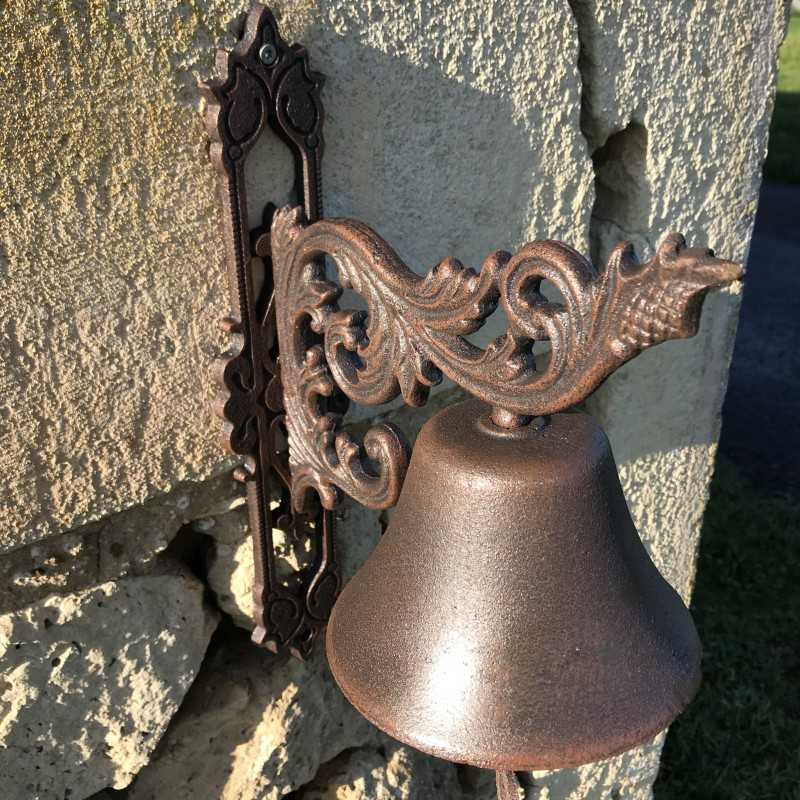Große Gusseisen-Glocke für die Tür H 34 cm mit Arabesken-Motiv
