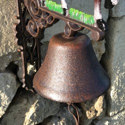 Große Gusseisen-Glocke für die Tür H 45 cm mit Pferdemotiv