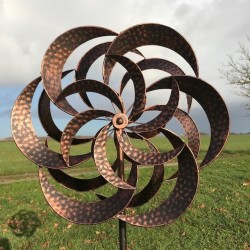 Gartenwindrad Mongenan mit zwei gegenläufig drehenden Flügelrädern