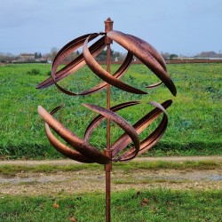 Dekorative Gartenwindmühle aus Metall, gebürstete kupferfarbene Kugel, Modell LANGEAIS
