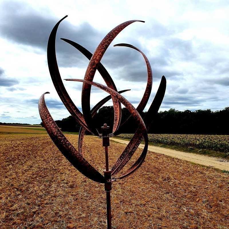 Gartenskulptur dekorative Gartenwindmühle mobiles Windspiel aus Eisen
