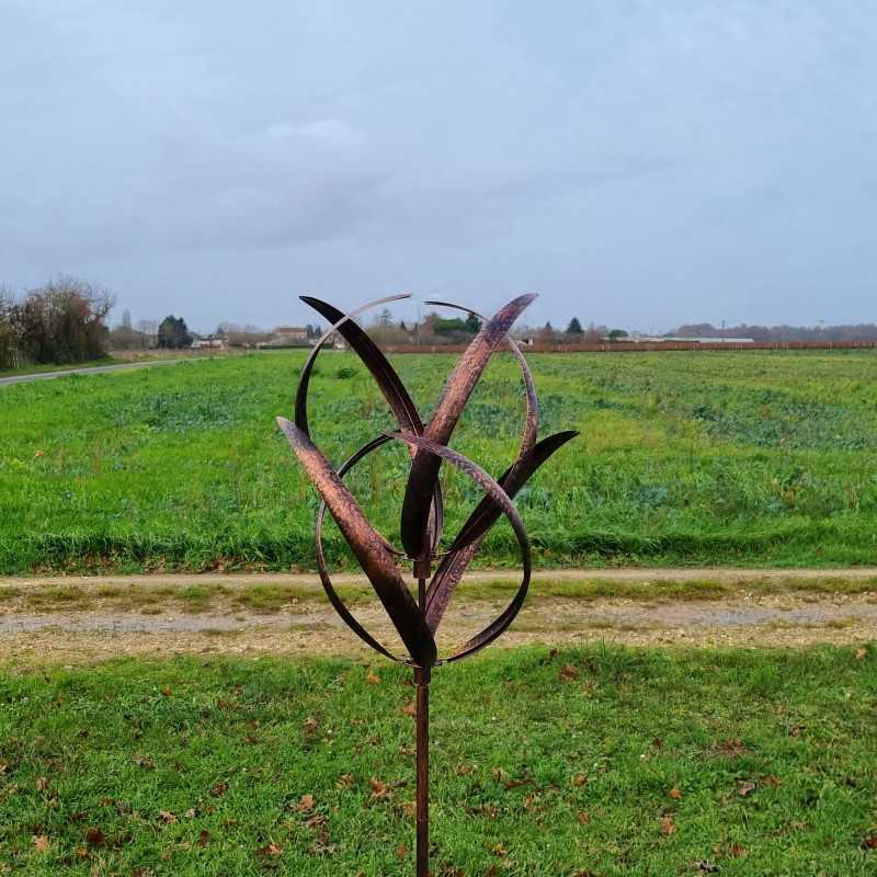 Dekorative Gartenwindmühle aus gebürstetem kupferfarbenem Eisen, Windmühle für den Garten CHAMBORD, 3/4-Ansicht