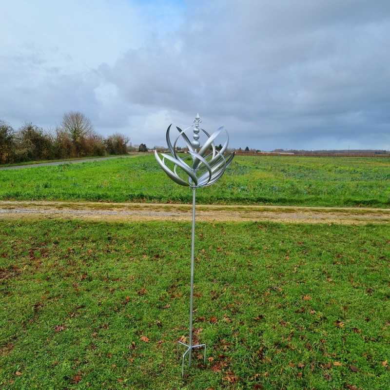 Dekorative Gartenwindmühle aus grauem Eisen, Windmühle Gonfreville, Gesamtansicht