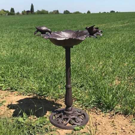 Großer Futterplatz und Vogelbad aus Gusseisen, Weinblatt braun, H-83cm