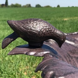Großer Futterplatz Vogelbad aus Gusseisen Weinblatt braun H-83cm Vogelperspektive