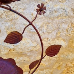 Vogeltränke mit Futterstelle auf Pflanzenstab H 146 cm Detailansicht