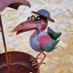 Futtersäule für Vogelsamen auf Metallspieß 22,5x29x107cm bunte Krähen Gartendekoration aus Metall Ansicht der Krähe