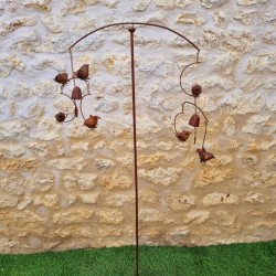 Dekorativer Gartenpfahl, Windspiel, Eisenpendel mit Vogelmotiv, Gesamtansicht
