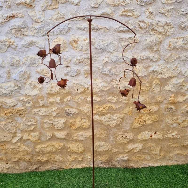 Dekorativer Gartenpfahl, Windspiel, Eisenpendel mit Vogelmotiv, Gesamtansicht