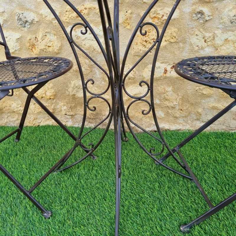 Gartenmöbel aus Schmiedeeisen, 2-Sitzer Bistro klappbar, braun patiniert, Ansicht vom Tischbein
