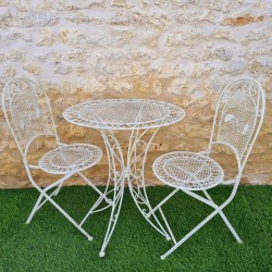 Gartenmöbel aus Schmiedeeisen, 2 Plätze, klappbares Bistro, weiß patiniert, Frontalansicht