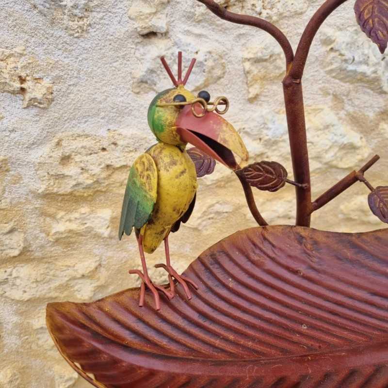 Vogelbad auf Eisenstab mit bunten Vögeln, Futterstelle H127 cm