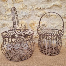 Bordeaux-beiger Korb aus Eisen