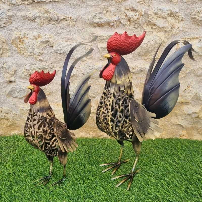 Metallhahn für den Garten in Schwarz, Gold und Rot – 2 Größen