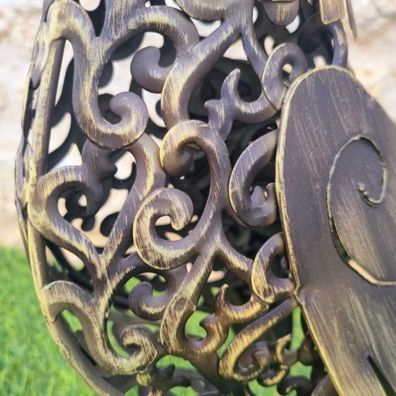 Durchbrochener Körper der Hahn Gartenskulptur mit goldenen Arabesken