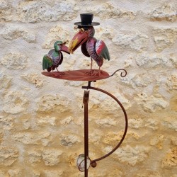 Gartenmobilé mit Wippe auf Stab, Motive Zwei Raben auf einem Blatt aus Eisen und Glas, 15x30x158 cm