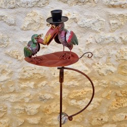 Gartenmobilé mit Wippe auf Stab, Motive Zwei Raben auf einem Blatt aus Eisen und Glas, 15x30x158 cm