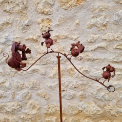 Gartenmobilé aus Eisen mit dekorativem Motiv Hunde und Knochen, 156 cm, Gesamtansicht