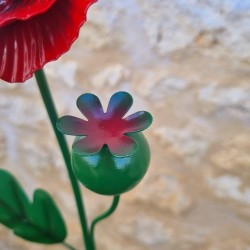Mohn aus Eisen mit Blättern