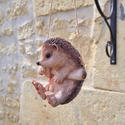 Hängender Igel aus Harz