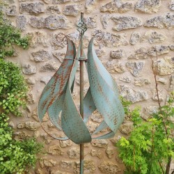 Dekorative Gartenwindmühle aus Eisen in Tulpenform Modell CHEVERNY 149,00 € LEZARD DU JARDIN