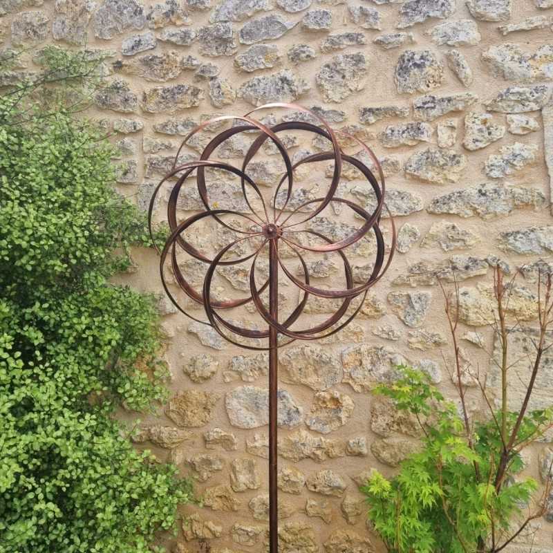Dekorative Gartenwindmühle Modell Chinon | Gartenwindmühle aus Metall mit kupferfarbener Patina