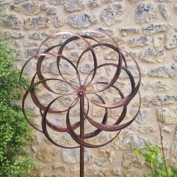 Dekorative Gartenwindmühle Modell Chinon | Gartenwindmühle aus Metall mit kupferfarbener Patina