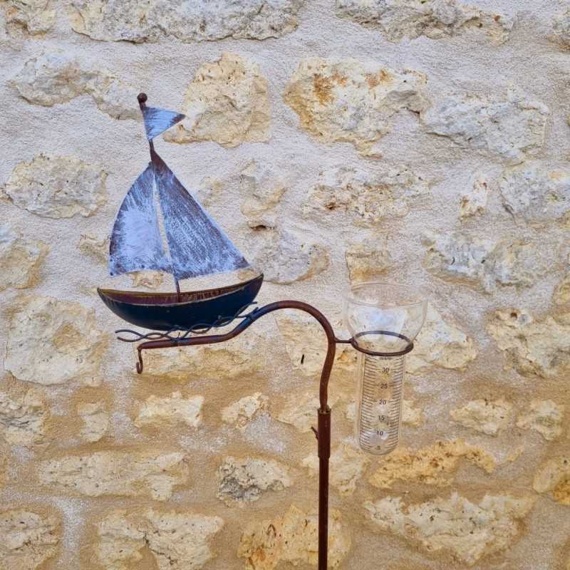 Metall-Gartenregenmesser mit Boots-Motiv, Höhe 134 cm, Frontalansicht