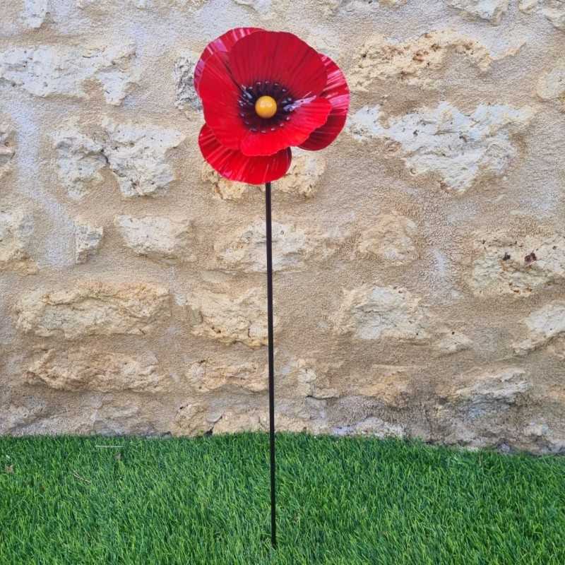 Mohn aus Eisen auf Stab