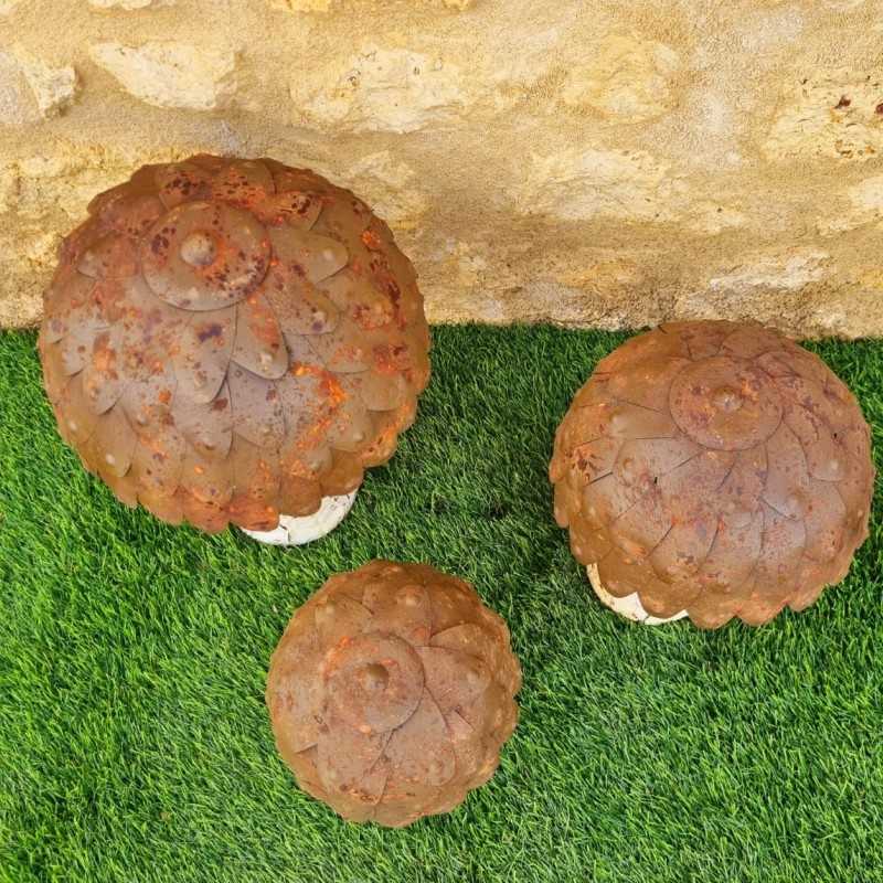 Metallpilze für den Garten in Beige, Braun und Rost