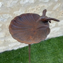 Gusseisen-Vogelbad mit reliefierter Muschelschale