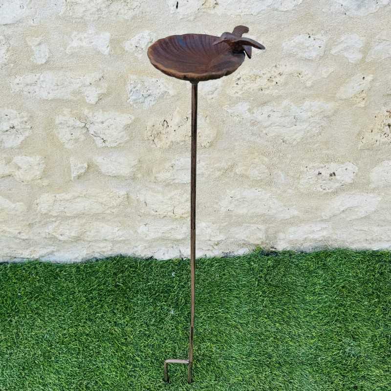 Vogelbad auf Gartenstab in natürlicher Rostoptik – 100 cm