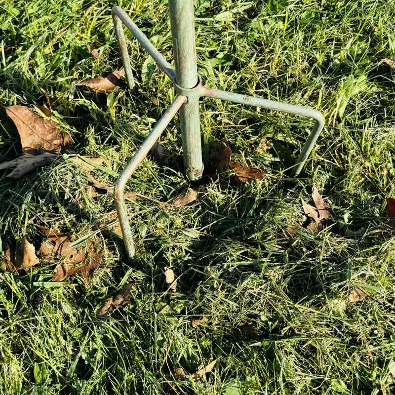 Dekorative Gartenwindmühle aus patiniertem Metall – Eleganz und Bewegung für Ihren Außenbereich 209,00 € LEZARD DU JARDIN