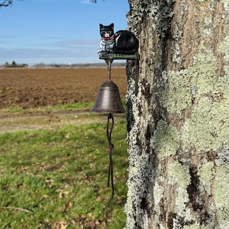 Wandglocke aus Gusseisen mit schwarzer Katze in vollständiger Ansicht