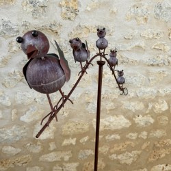 Metall-Gartenmobilé mit Patina – Detail der Vögel