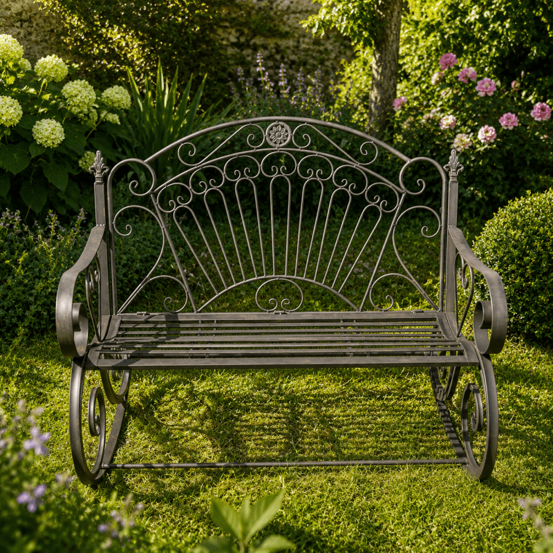 Garten-Schaukelbank aus braun patiniertem Metall