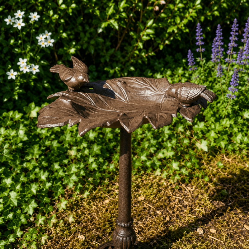 Freistehendes Vogelbad aus Gusseisen – 57 cm hoch