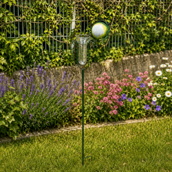 Abreuvoir mangeoire à oiseaux sur pic couleur rouille – Une escale pleine de charme au jardin