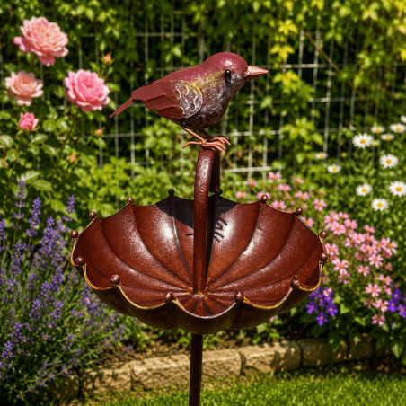 Vogeltränke auf Stab mit dekorativem Vogel