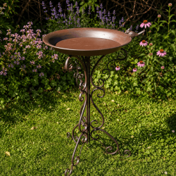 Dekoratives Vogelbad auf Standfuß mit brauner Vintage-Patina