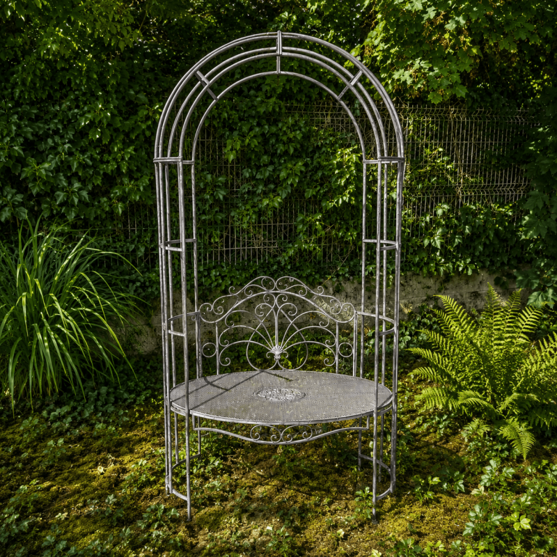 Gartenbank mit Rosenbogen aus grau patiniertem Metall