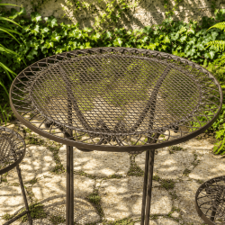 Runder Stehtisch – Detail der durchbrochenen Tischplatte
